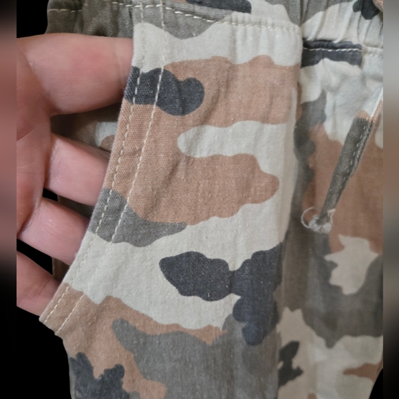 Almost Famous Cargo Jeans - Picture 6 of 8